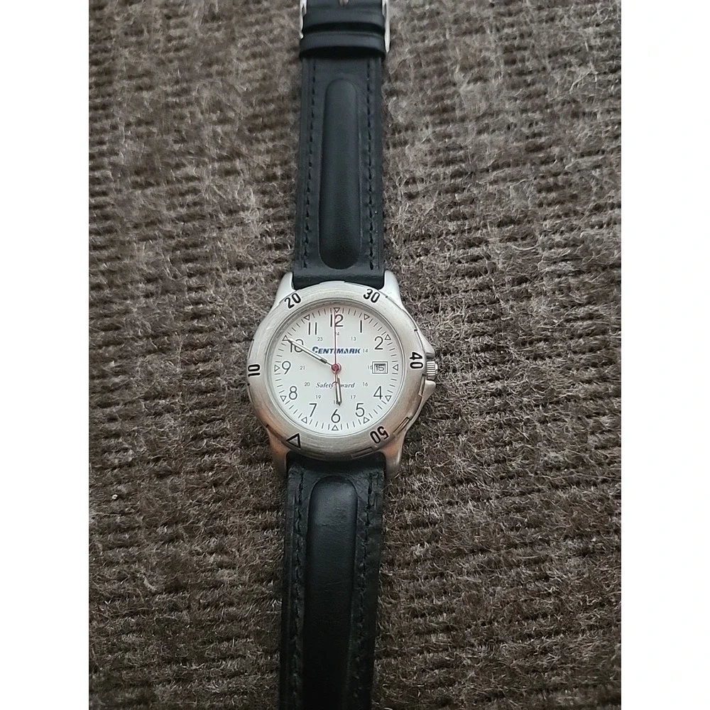 Wristwatch Mens Tomax Leather Band‎ Scratches On Back New Battery